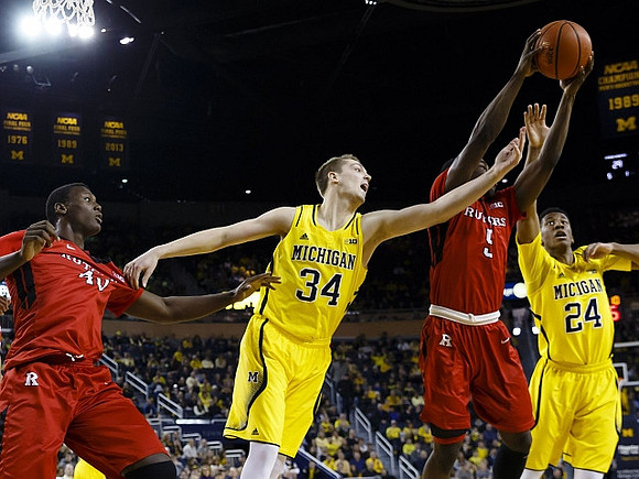 Mark Donnal (34) and Aubrey Dawkins (24)