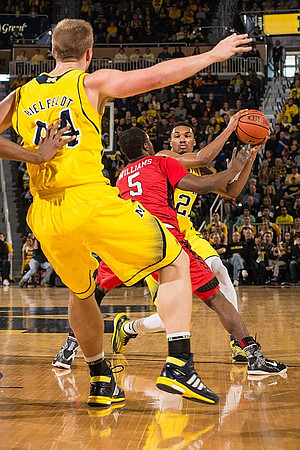 Max Bielfeldt (44) and Zak Irvin (21)