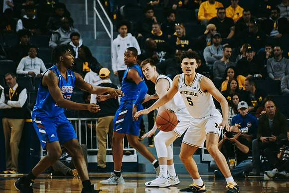 Colin Castleton (11) and Adrien Nunez (5)