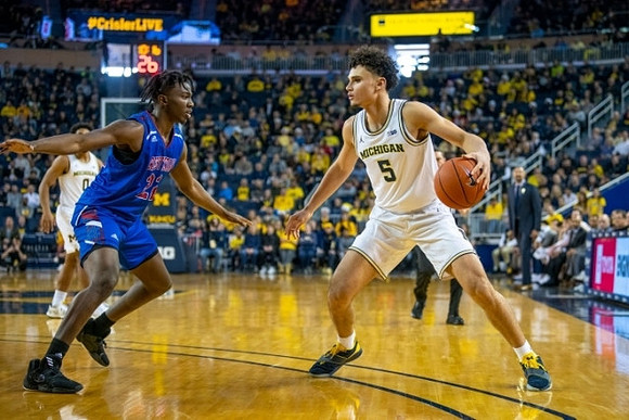 Adrien Nunez (5) and David DeJulius (0)