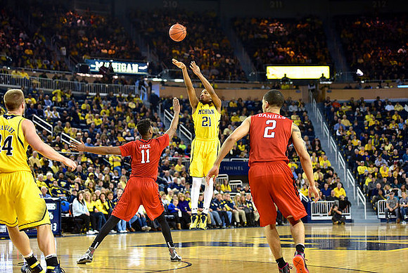 Max Bielfeldt (44) and Zak Irvin (21)