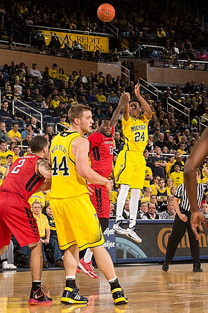 Max Bielfeldt (44) and Aubrey Dawkins (24)
