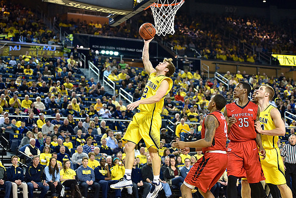 Spike Albrecht (2) and Max Bielfeldt (44)
