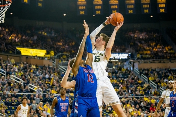 Jon Teske (15) and Eli Brooks (55)
