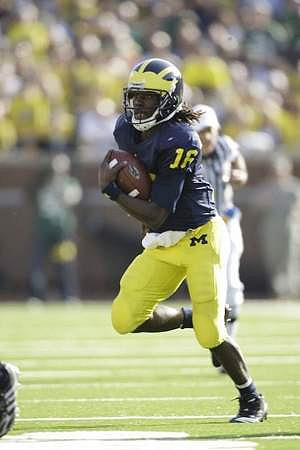 Denard Robinson (16)
