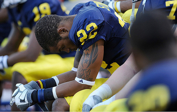 Kelvin Grady (19) and Darryl Stonum (22)