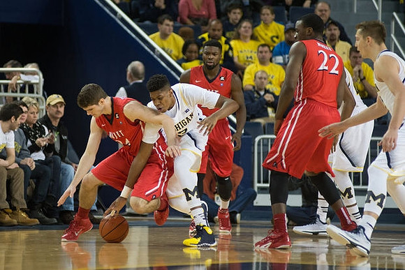 Kameron Chatman (3) and Mark Donnal (34)