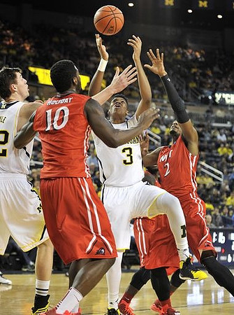 Ricky Doyle (32) and Kameron Chatman (3)