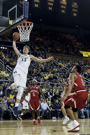 Moritz Wagner (13) and Xavier Simpson (3)