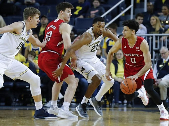 Moritz Wagner (13) and Zak Irvin (21)