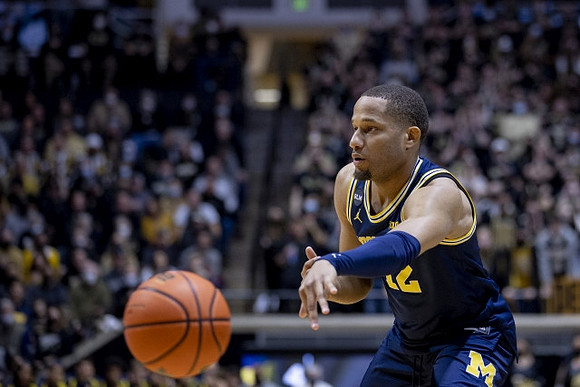 DeVante' Jones (12)