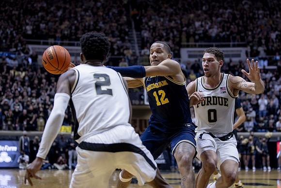 DeVante' Jones (12)