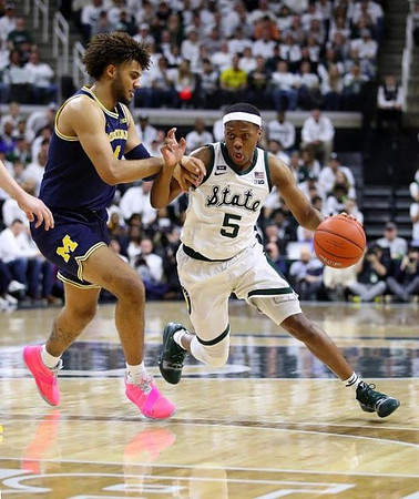Isaiah Livers (4)