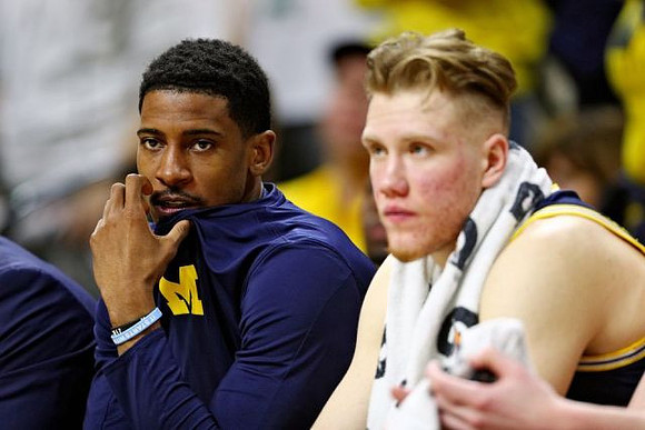 Charles Matthews (1) and Ignas Brazdeikis (13)