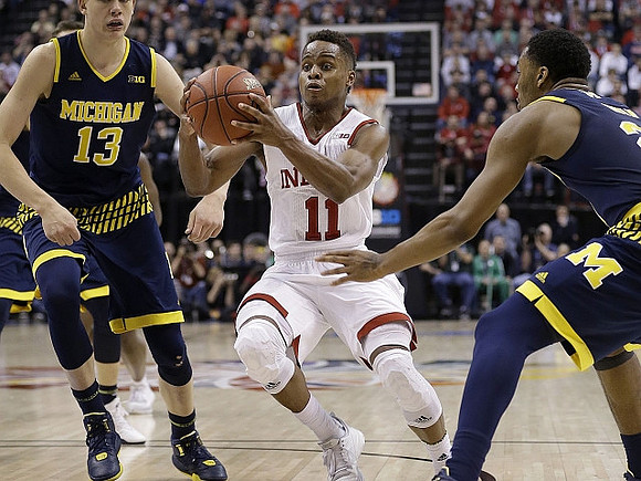Moritz Wagner (13) and Zak Irvin (21)
