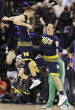 Moritz Wagner (13) and Andrew Dakich (11)