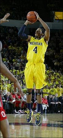 Darius Morris (4)
