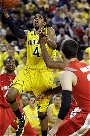 Darius Morris (4)