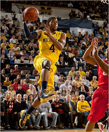 Darius Morris (4)
