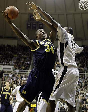 DeShawn Sims (34) and Stu Douglass (1)