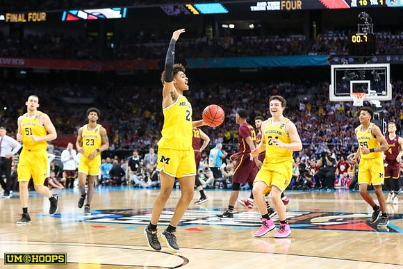 Austin Davis (51), Ibi Watson (23), Jordan Poole (2), C.J. Baird (24), and Jaaron Simmons (5)
