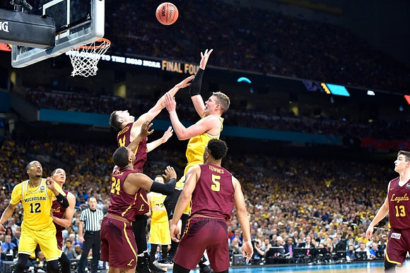 Muhammad-Ali Abdur-Rahkman (12), Moritz Wagner (13), and Duncan Robinson (22)
