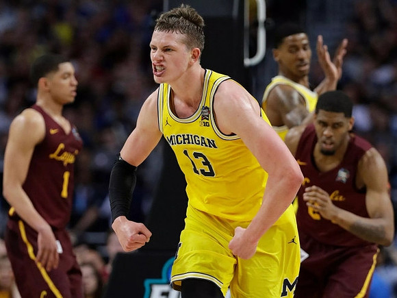 Moritz Wagner (13) and Charles Matthews (1)