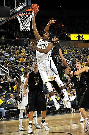 Glenn Robinson III (1) and Tim Hardaway Jr. (10)