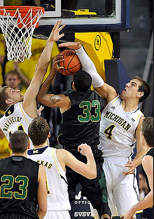 Max Bielfeldt (44), Nik Stauskas (11), and Mitch McGary (4)