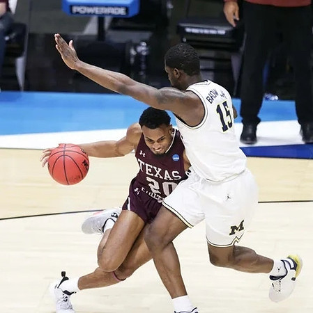 Chaundee Brown Jr. (15)