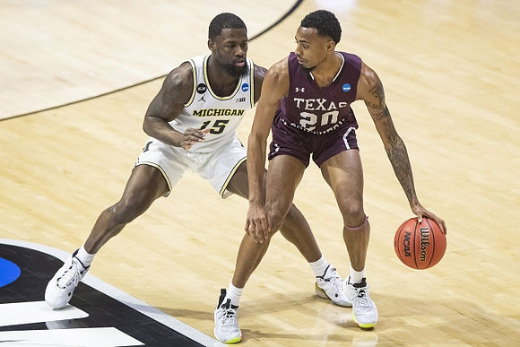 Chaundee Brown Jr. (15)