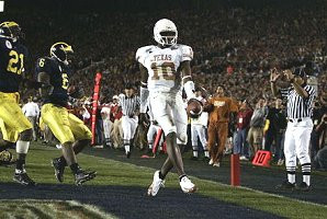 Ryan Mundy (21) and Prescott Burgess (6)