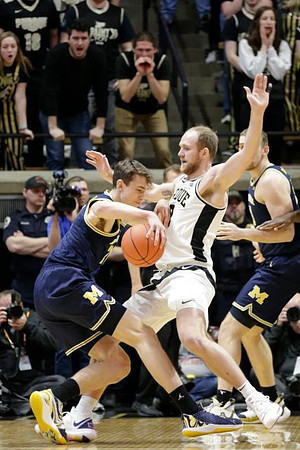 Franz Wagner (21) and Austin Davis (51)