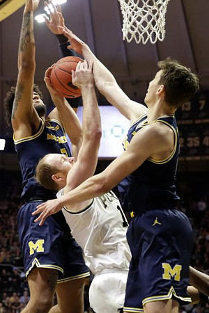 Isaiah Livers (2) and Franz Wagner (21)