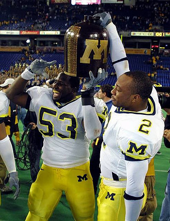 Shantee Orr (53) and Cato June (2)