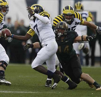 Devin Gardner (7) and Michael Schofield (75)