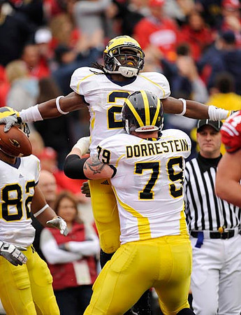 LaTerryal Savoy (82), Vincent Smith (2), and Perry Dorrestein (79)