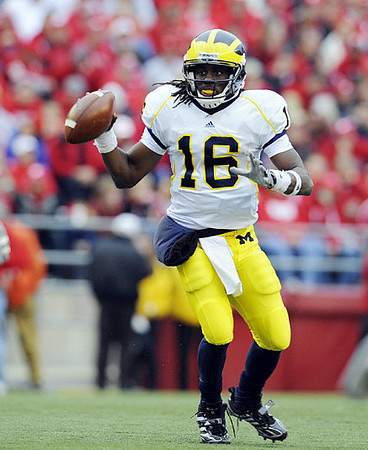Denard Robinson (16)