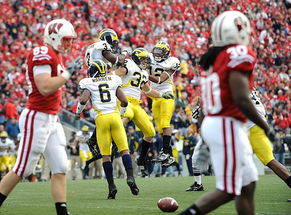 Donovan Warren (6), Jordan Kovacs (32), Stevie Brown (3), and J.T. Floyd (12)