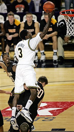 Manny Harris (3)