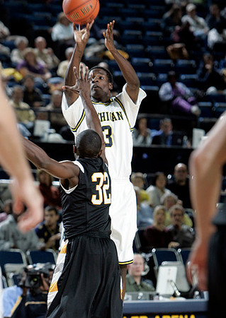 Manny Harris (3)