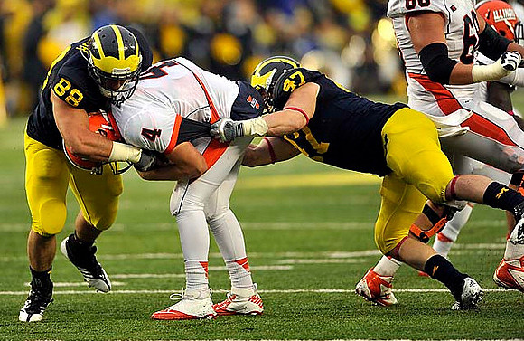 Craig Roh (88) and Jake Ryan (47)
