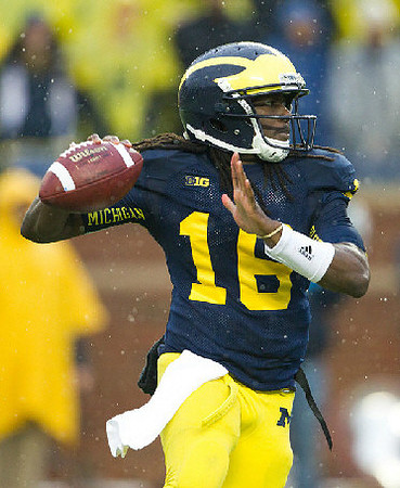 Denard Robinson (16)