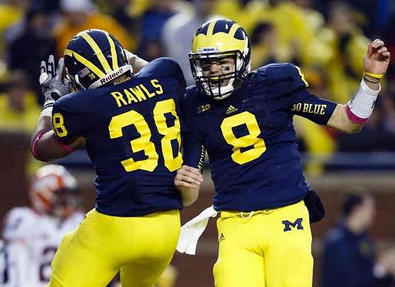 Thomas Rawls (38) and Russell Bellomy (8)