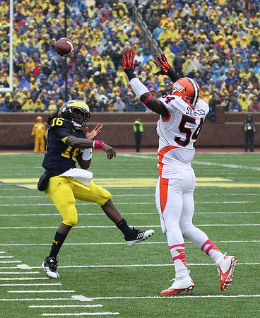 Denard Robinson (16)