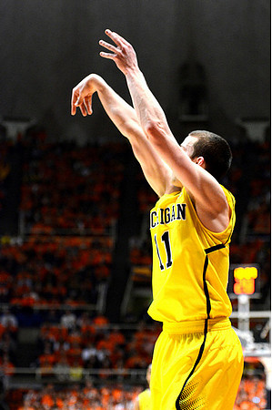 Nik Stauskas (11)