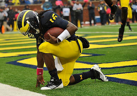 Denard Robinson (16)