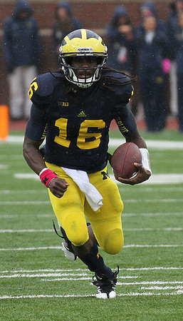 Denard Robinson (16)