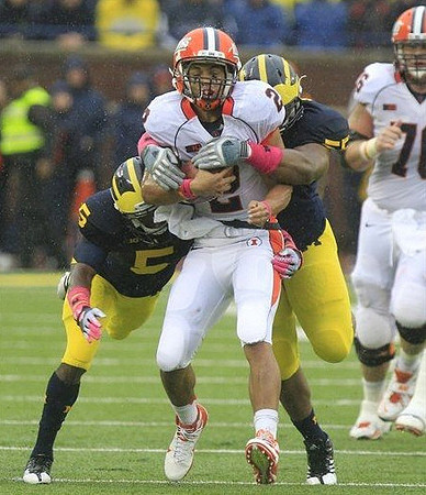 Courtney Avery (5) and Jibreel Black (55)