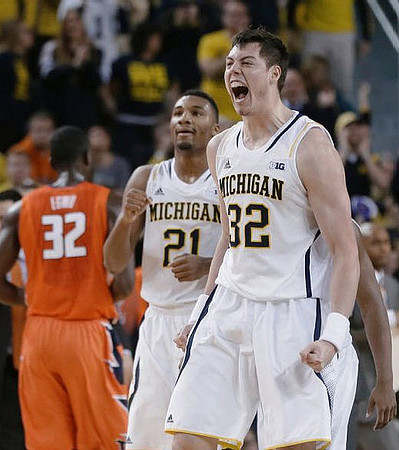 Zak Irvin (21) and Ricky Doyle (32)